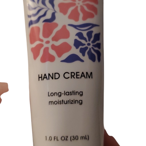 Brand New Set of 6 Hand and Nail Cream. 30 ml. - Picture 4 of 7